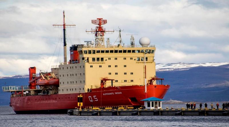 19 06 23 OP 21 de junio Día de la Confraternidad Antártica 3 El rompehielos Irizar llega a Marambio