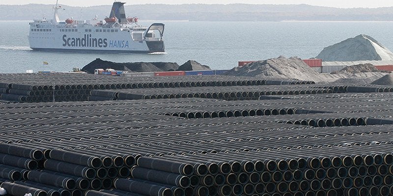 19 08 24 OP Los empresarios alemanes exigen a Merkel el final de la política de déficit cero 3 Tubos para gasoductos alemanes