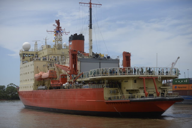 20 02 22 OP 22 de febrero Día de la Antártida Argentina 8 ARA Almirante Irízar zarpando