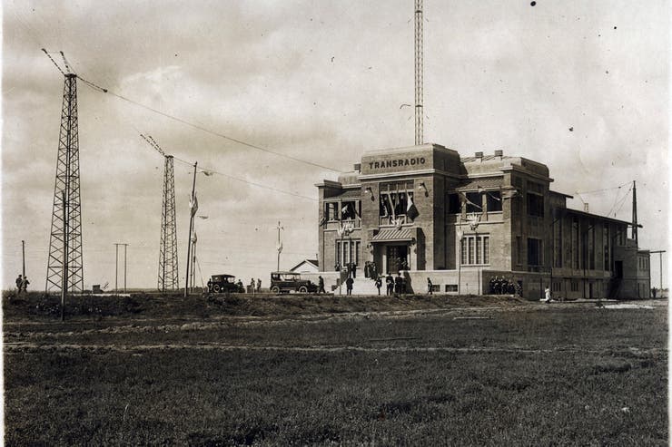 20 08 27 OP Una vigorosa joven de 100 años 4 Estación Radiotelegráfica en Monte Grande hoy Villa Transradio