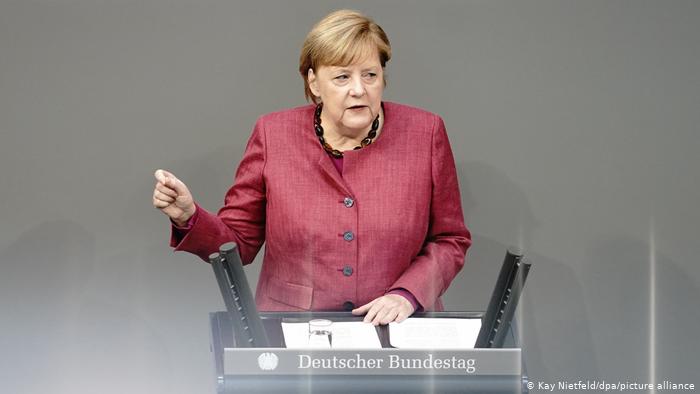 20 10 31 OP Merkel advierte de mentiras y desinformación en lucha contra coronavirus 1 Angela Merkel en su declaración en el Parlamento