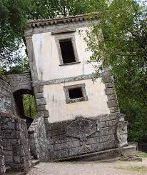 21 11 04 PGD Bomarzo el laberinto inquietante 1